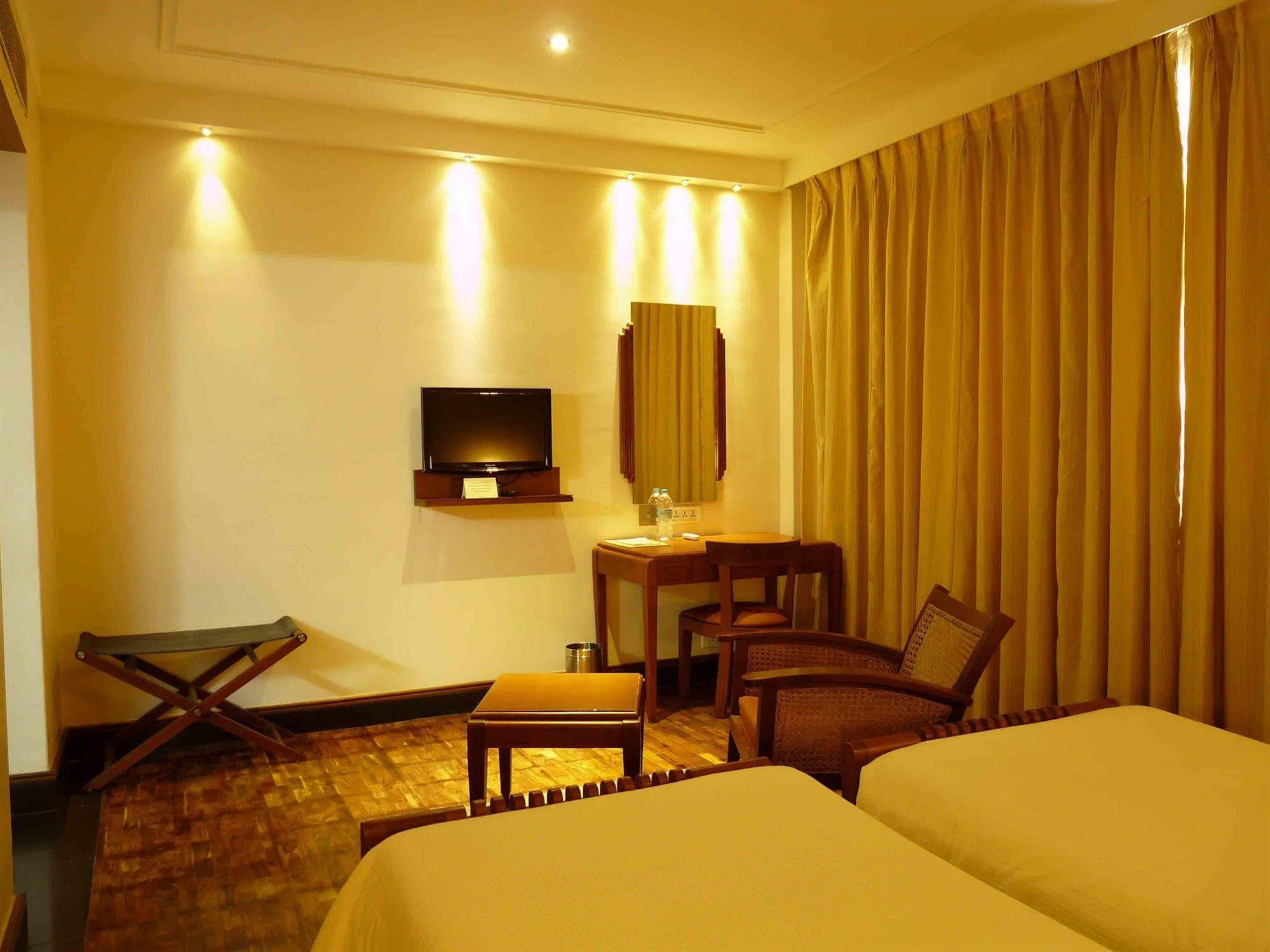 Grand Hotel Kochi Exterior foto