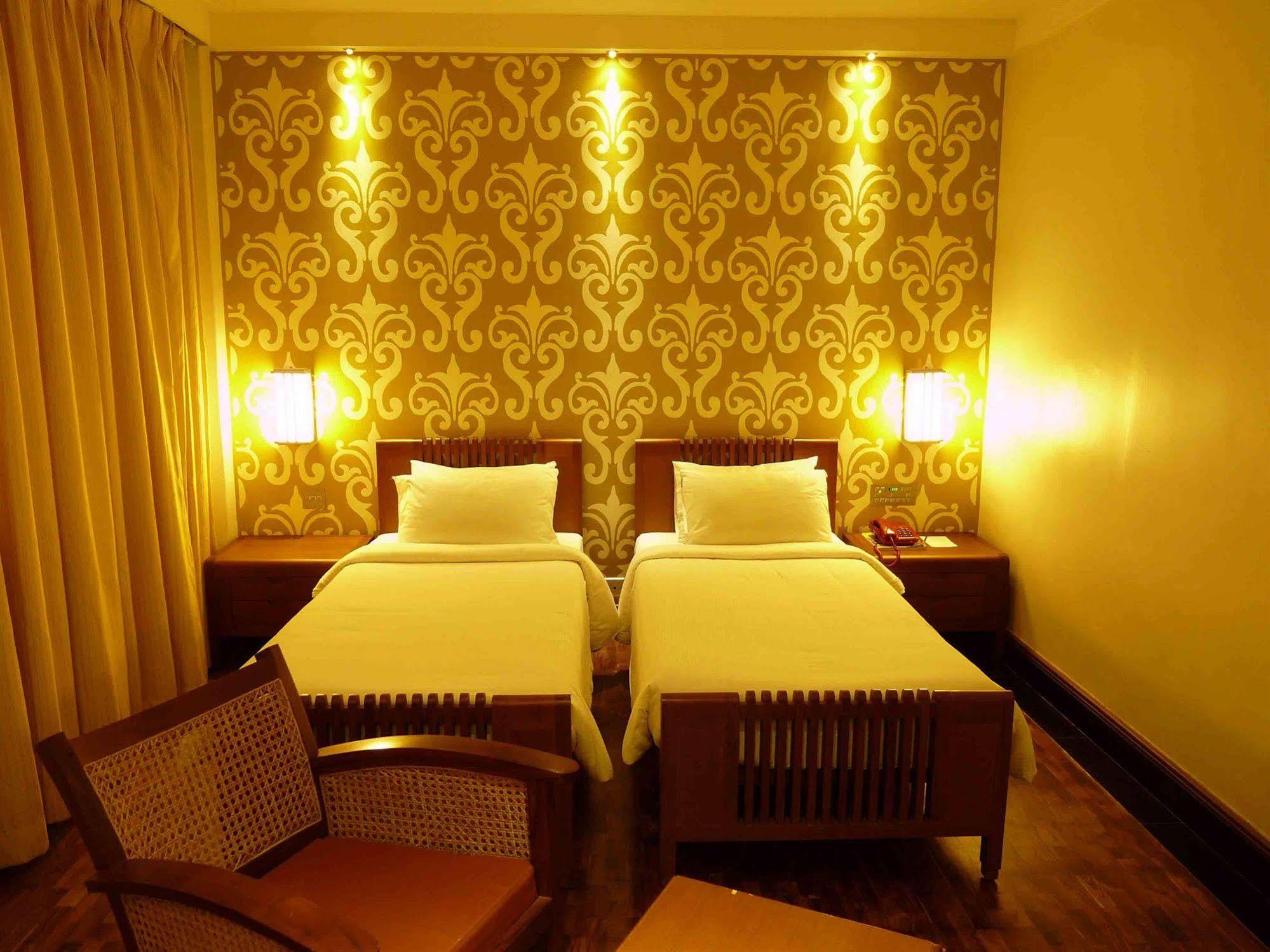 Grand Hotel Kochi Exterior foto