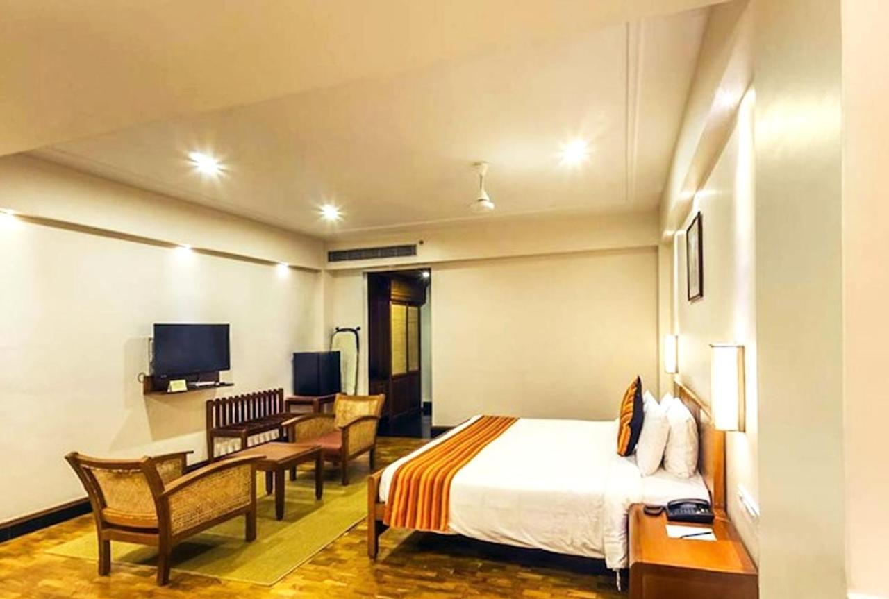 Grand Hotel Kochi Exterior foto