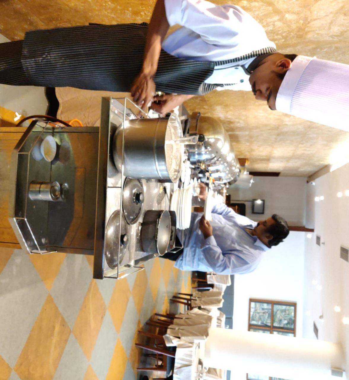 Grand Hotel Kochi Exterior foto